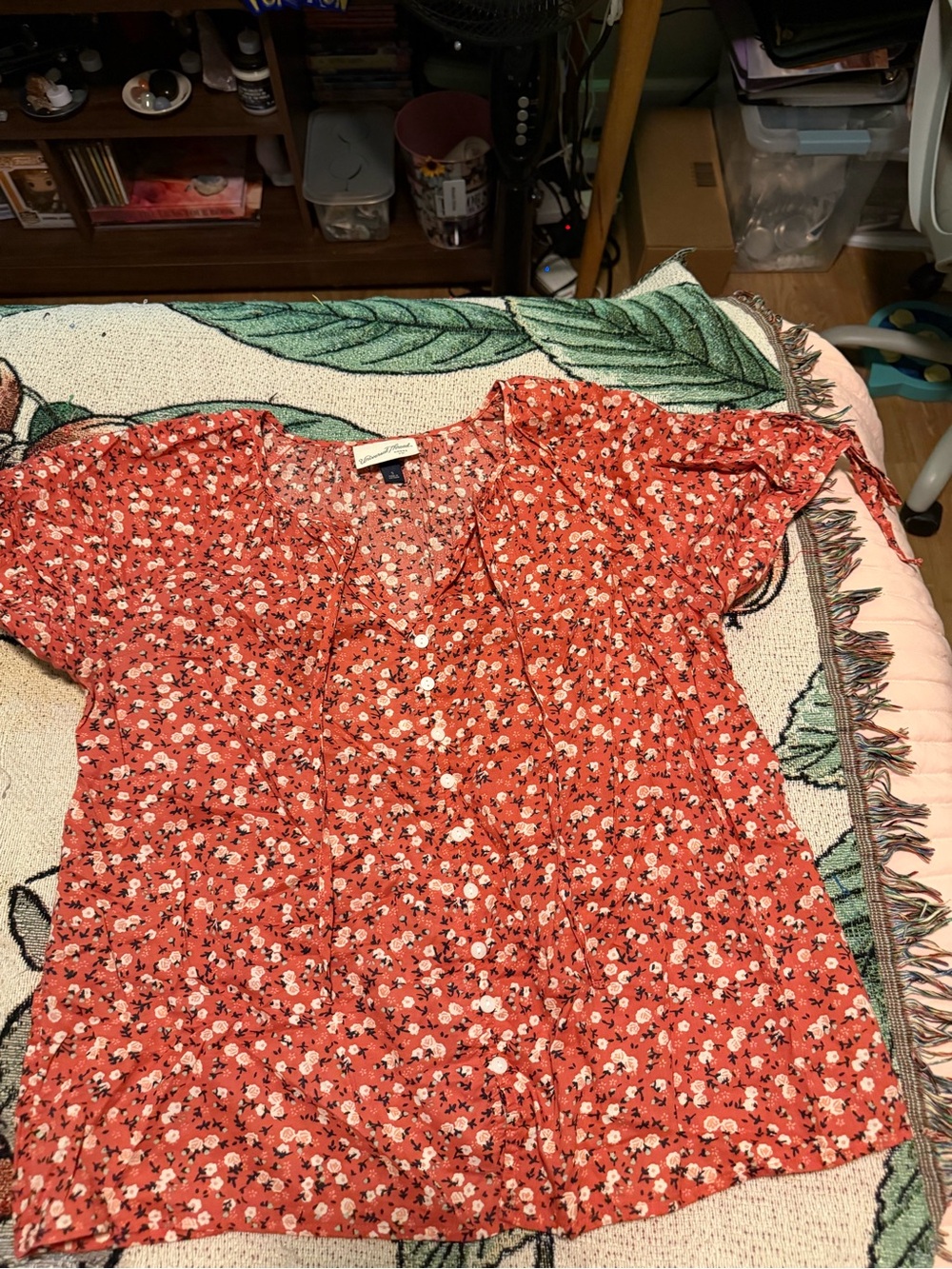 Universal Thread Red Floral Button-Front Blouse